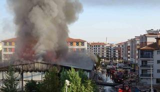 Malatya&rsquo;da iş&ccedil;ilerin kaldığı yatakhane yandı