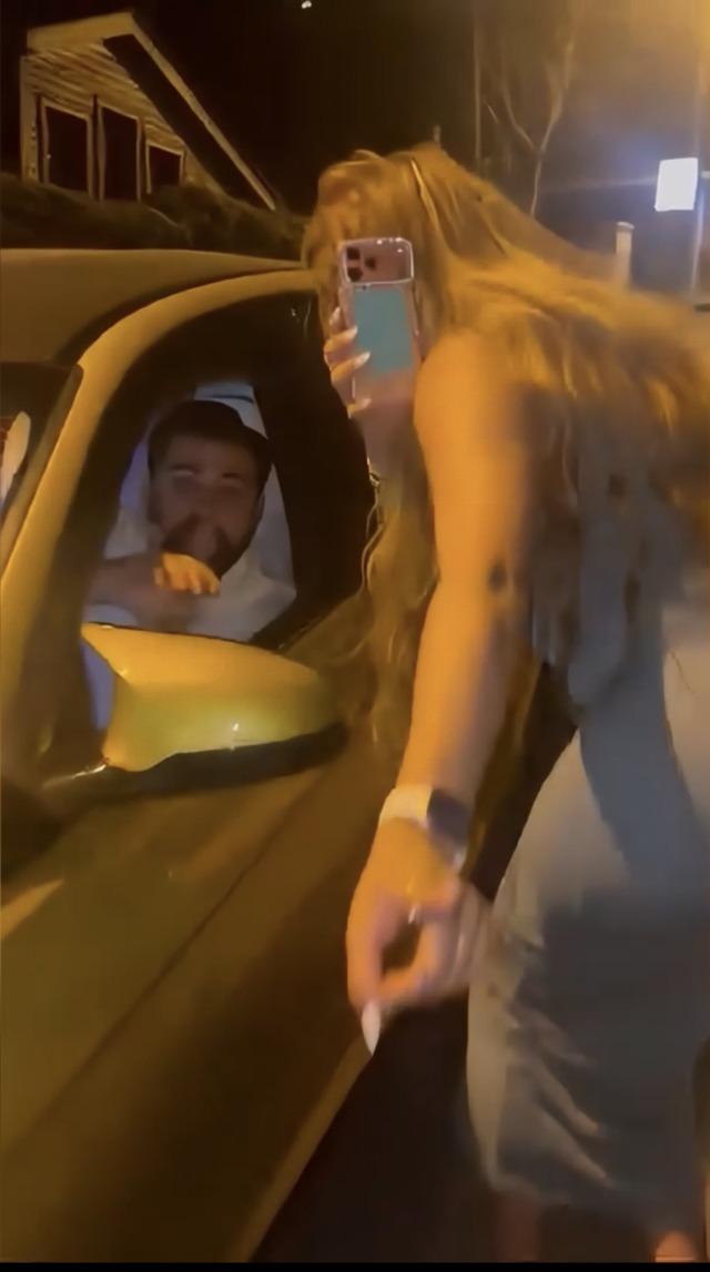 Gece kulübünden aldığı 3 kadınla yolculuğu olaylı bitti! “Biri çenemden tuttu, diğeri öpmeye çalıştı” 4