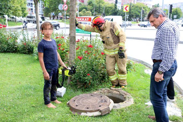 Polisten ka&ccedil;an Suriyeli &ccedil;ocuklar dehlize saklandı 4