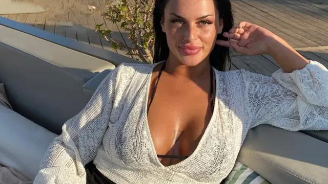Tesettüre girip kendi markasını kurmuştu! Kısmetse Olur yarışmacısı Yaren Dağ tesettürden çıktı 