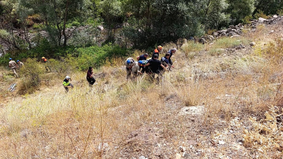 Son dakika | Sivas ta katliam gibi kaza: 4 ölü, 10 yaralı! 1