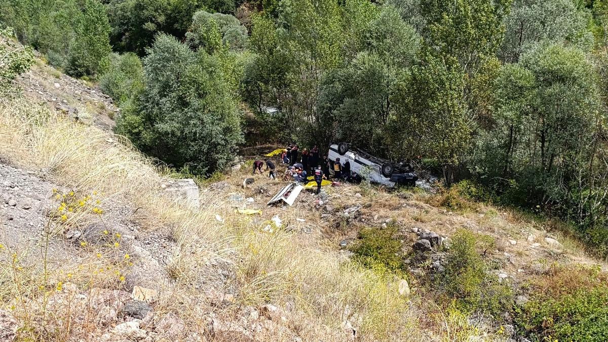 Son dakika | Sivas ta katliam gibi kaza: 4 ölü, 10 yaralı! 4