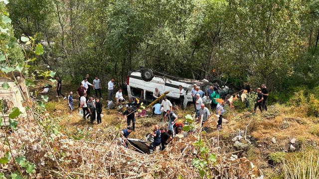 Son dakika | Sivas'ta katliam gibi kaza: 4 ölü, 10 yaralı! 
