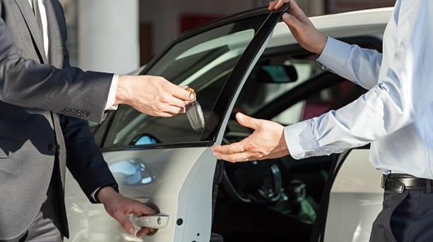 Toyota&rsquo;dan iki yeni model atağı: Yeni Hilux satışta, RAV4 Hybrid geliyor