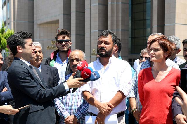 CHP'lilerden Eren Erdem'in tutuklanmasına adliye önünde protesto