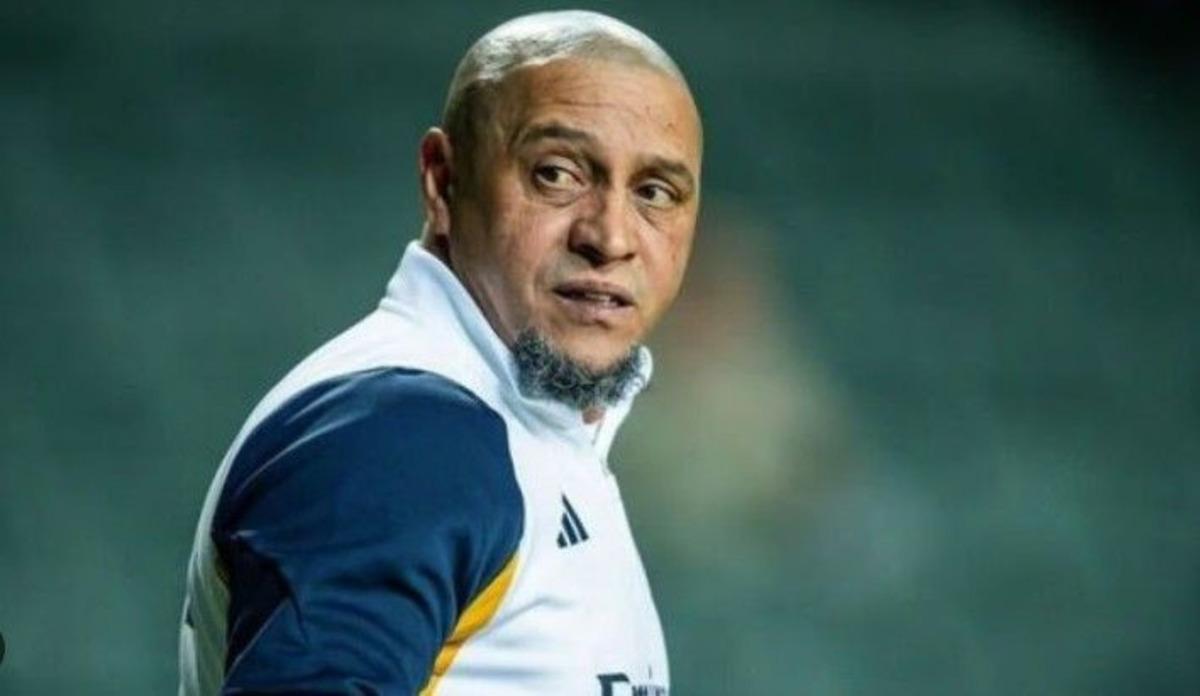 Fenerbah&ccedil;e nin eski yıldızı Roberto Carlos M&uuml;sl&uuml;man oldu!  2