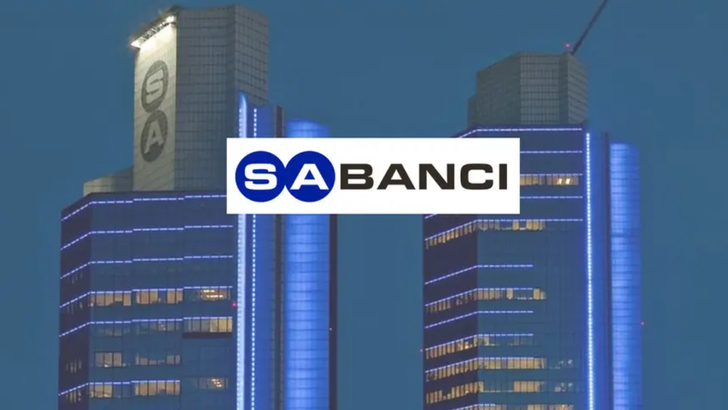 Finans, sanayi ve perakende alanında &uuml;lkemizin en b&uuml;y&uuml;k g&uuml;&ccedil;lerinden biri olan Sabancı Holding'in BİST'teki kısaltması ne?
