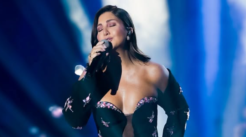 Sibel Can sahnede kilosunu gizlemek i&ccedil;in bu y&ouml;ntemi kullanıyor