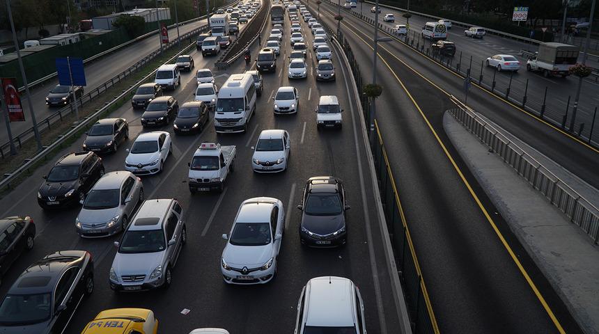 Otomobilde d&ouml;n&uuml;ş&uuml;m artıyor: Temmuz karnesinde ortaya &ccedil;ıktı