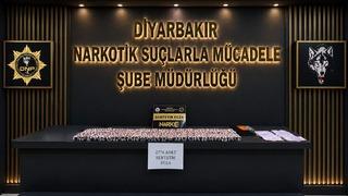 Diyarbakır'da uyuşturucuyla yakalanan 2 şüpheliden 1'i tutuklandı