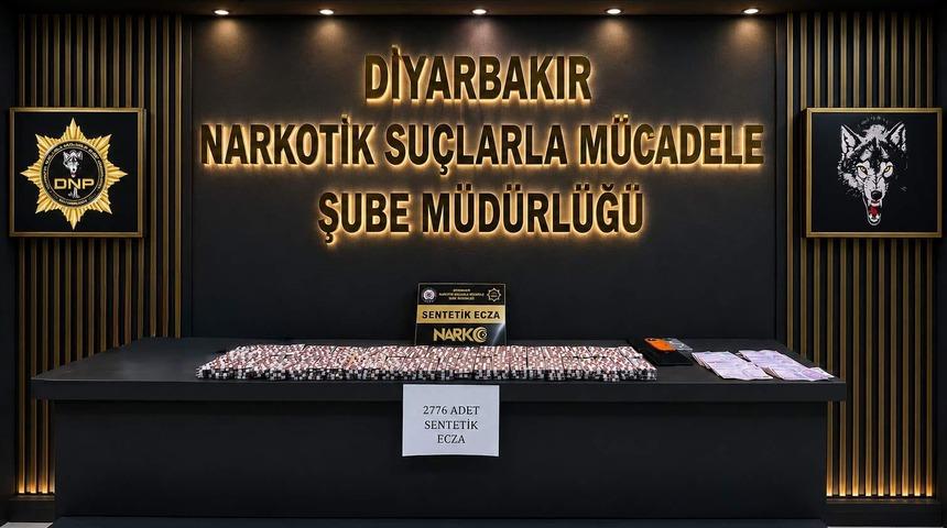 Diyarbakır'da uyuşturucuyla yakalanan 2 ş&uuml;pheliden 1'i tutuklandı