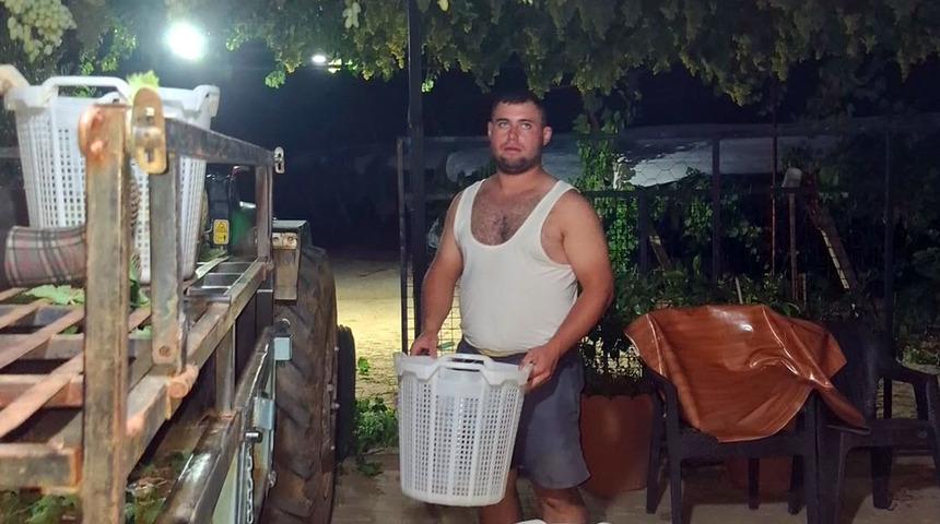 Gece bile mesai yaptılar: Yetiştirmek i&ccedil;in ailece &ccedil;alıştılar