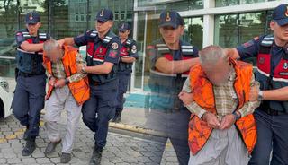 &Ccedil;ocuğu taciz ettiği iddiasıyla &ouml;nce meydan dayağı yedi sonra tutuklandı!