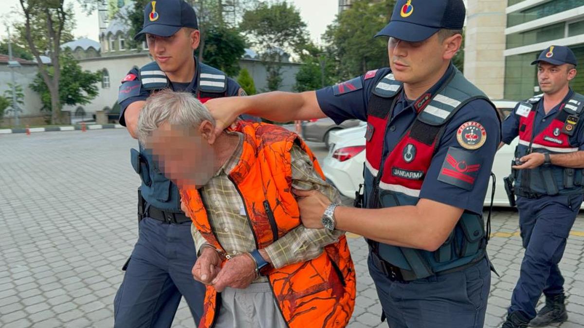 &Ccedil;ocuğu taciz ettiği iddiasıyla &ouml;nce meydan dayağı yedi sonra tutuklandı! 1
