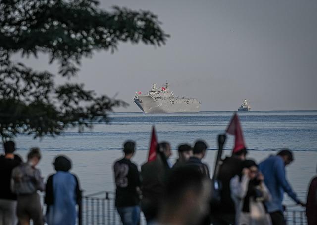 Türk donanmasının seçkin platformları "TEKNOFEST Mavi Vatan" öncesi Yalova da selamlama geçişi yaptı 11