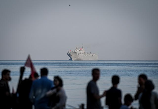 Türk donanmasının seçkin platformları "TEKNOFEST Mavi Vatan" öncesi Yalova da selamlama geçişi yaptı 9
