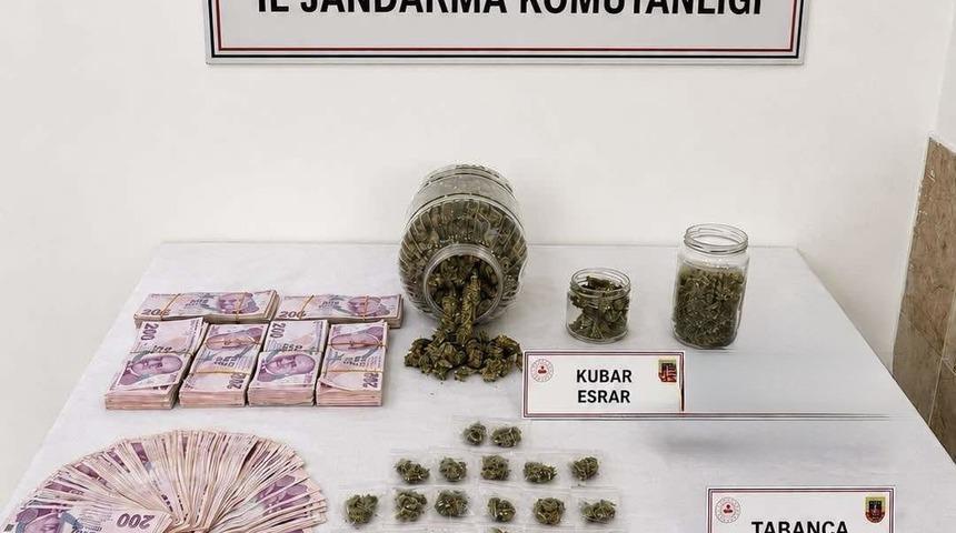 Uyuşturucu alışverişine su&ccedil;&uuml;st&uuml;: 2 g&ouml;zaltı