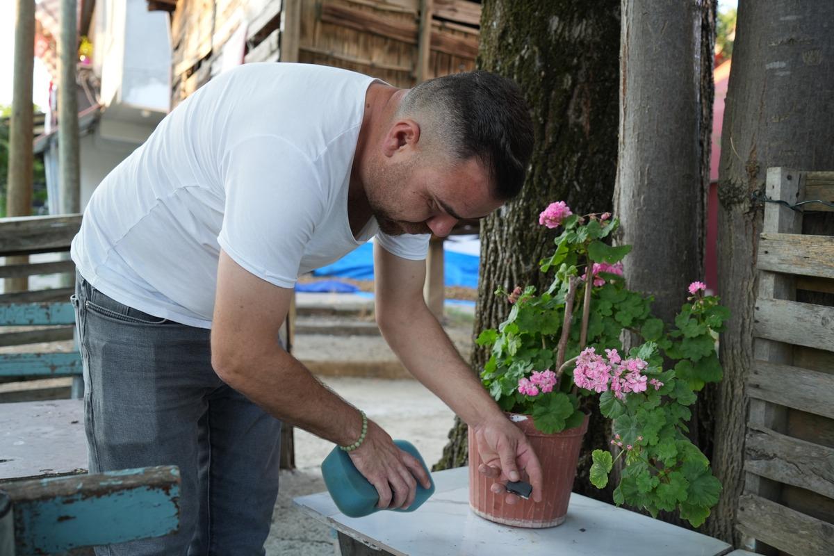 Kocaeli de yağmur yerine demir yağdı! Evleri mıknatısla temizlemeye başladılar 4