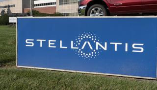 Stellantis&rsquo;ten d&uuml;nya genelinde dev geri &ccedil;ağırma: 1 milyon ara&ccedil; etkileniyor