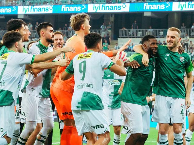 Bursaspor ma&ccedil;ındaki taraftar sayısı, ligdeki 9 ma&ccedil;ın toplamını ge&ccedil;ti