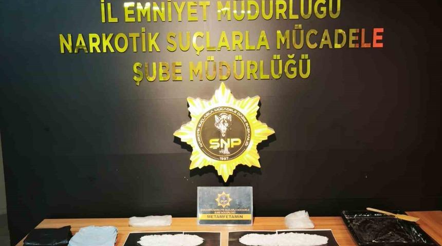 Şanlıurfa&rsquo;da 3 kilo uyuşturucu ele ge&ccedil;irildi
