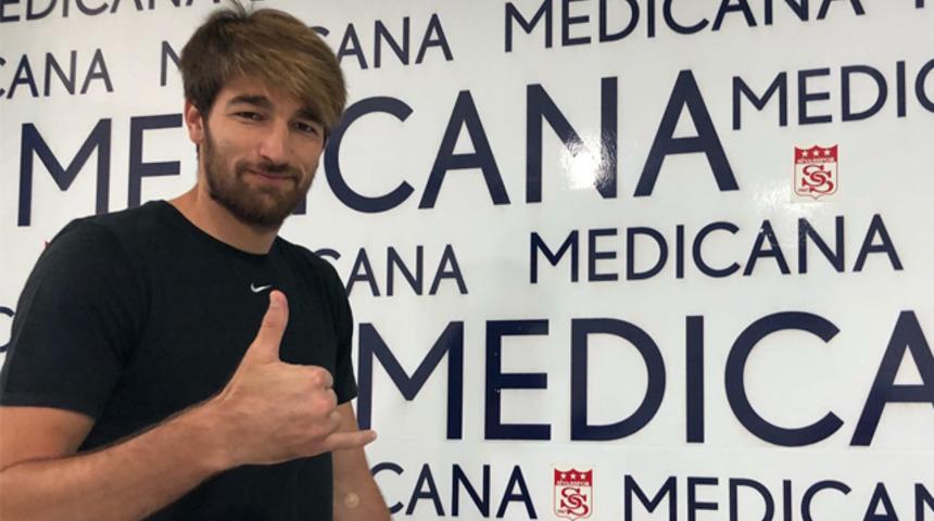 Sivasspor'da kaleci Tolgahan sağlık kontrolünden geçti