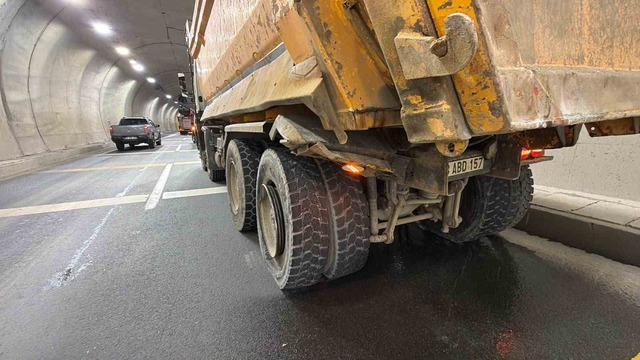 Cankurtaran Tüneli’nde kaza: 2 yaralı 2