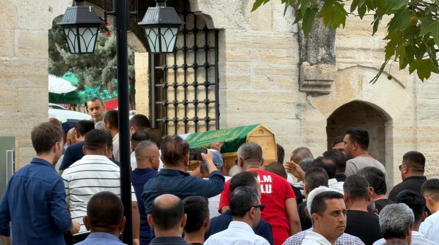 Babaeski&rsquo;de derede boğulan &ccedil;ocuk g&ouml;zyaşlarıyla son yolculuğuna uğurlandı