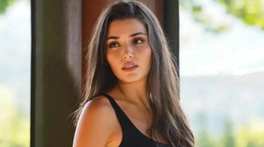 Hande Er&ccedil;el'in elbisesi sosyal medyanın diline d&uuml;şt&uuml;!