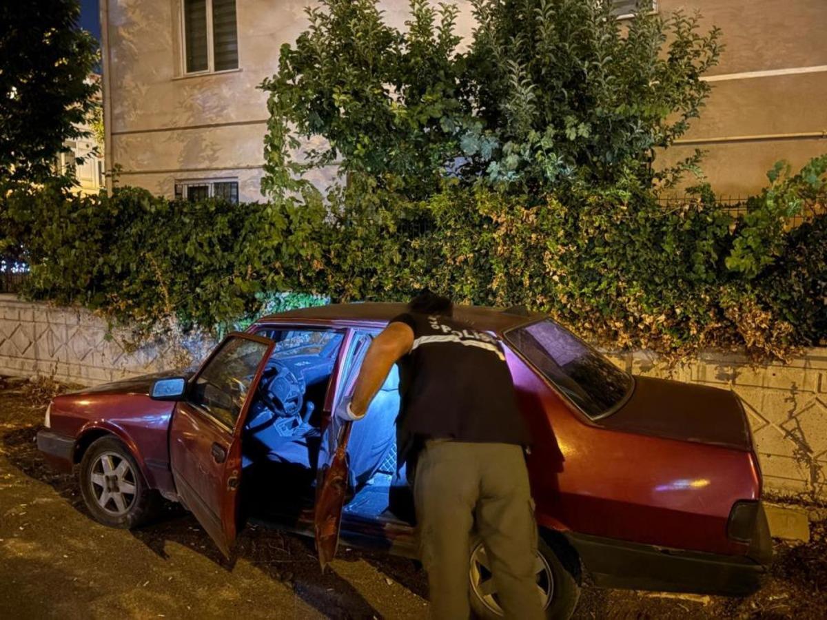 İş başvurusu için gitti, otomobil çalıp döndü: 1 gözaltı 1