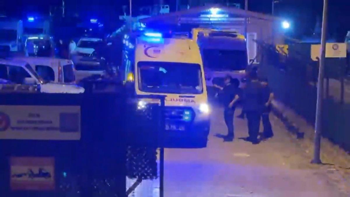 Zeytinburnu a&ccedil;ıklarındaki gemide zehirlendiler! 4 kişi hastaneye kaldırıldı 2