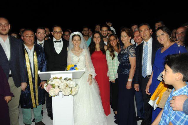 Fenerbahçe Başkanı Koç vefasını gösterdi, nikah şahidi oldu