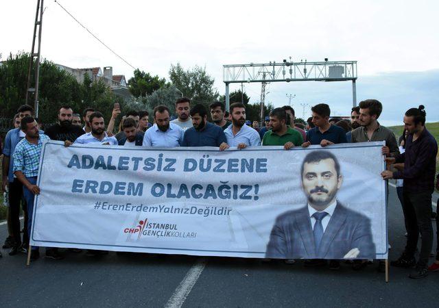 CHP'li gençler, Eren Erdem'in tutuklanmasına protesto etti
