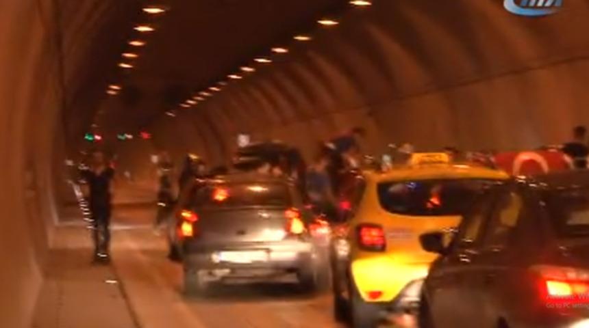 İstanbul'da asker uğurlaması için tünel kapattılar