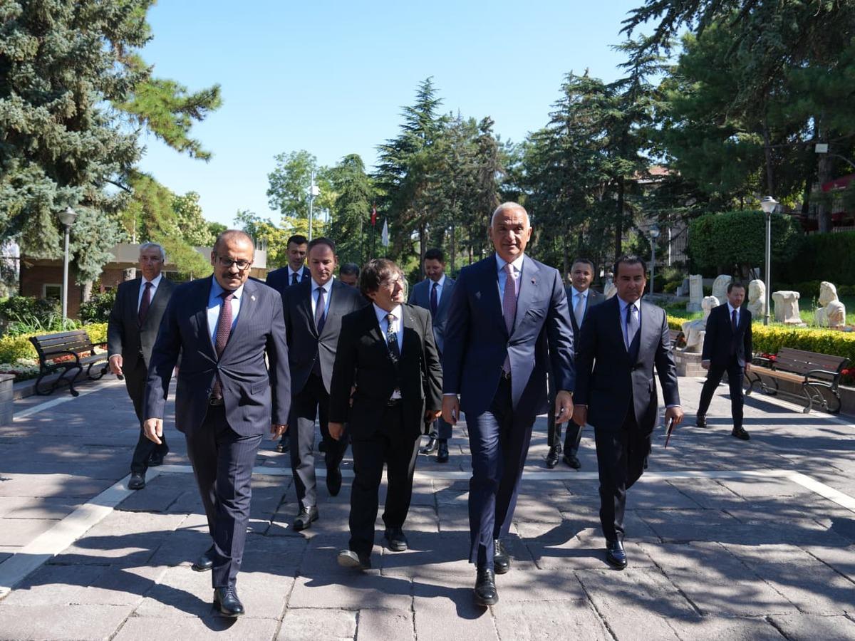 Hitit İmparatorluğunun izlerini taşıyor! 40 eser birden yer aldı 4