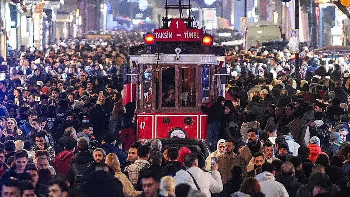 Son dakika | 6 ayda dikkat &ccedil;eken artış! T&uuml;rkiye nin yeni n&uuml;fusu belli oldu: İşte kadın ve erkek sayısı 1