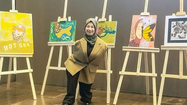 Doğuştan kolları yoktu, hayallerinden vazgeçmedi! Şimdi resim öğretmeni