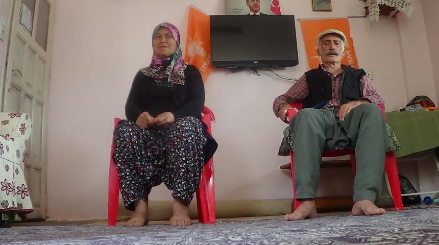 Erdoğan, oy kullanmaya yalın ayak giden &ccedil;ifti Beştepe'de ağırlayacak