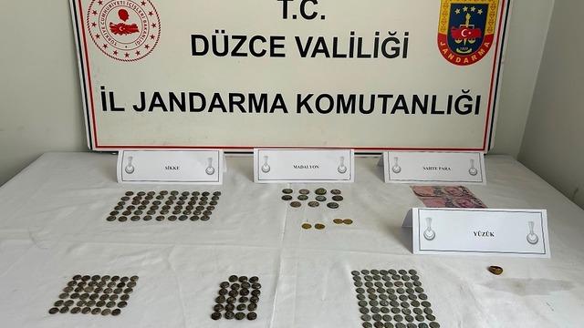 Düzce’de tarihi eser operasyonu 196 sikke ele geçirildi