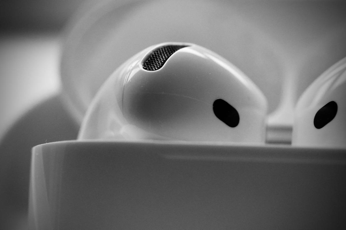 Sızan video yanıltmış: Apple’ın kameralı AirPods planı 2027’ye kaldı 1
