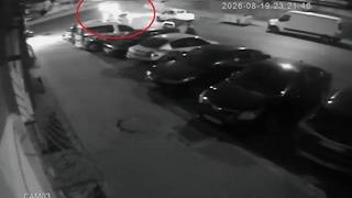 Motosiklet ile taksi kafa kafaya çarpıştı