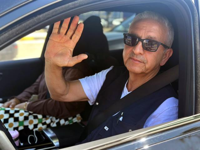 T&uuml;rkiye den akın akın gidiyorlar: Ara&ccedil; kuyruğunun sonu g&ouml;z&uuml;kmedi! "Seneye geri geleceğiz" 8