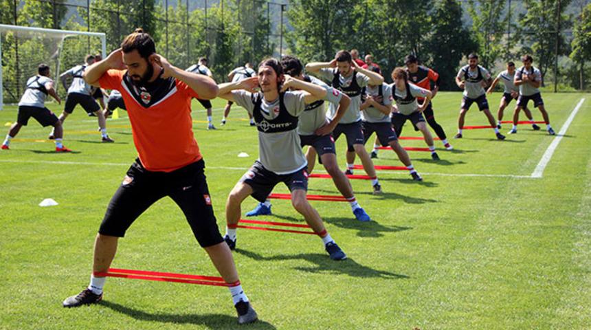 Adanaspor Bolu'da kampa girdi