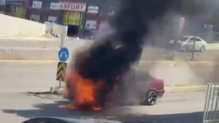 Seyir halindeki otomobilde yangın çıktı