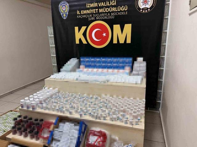 İzmir’de 11,2 milyon TL’lik kaçak kas geliştirme ilacı ele geçirildi 1