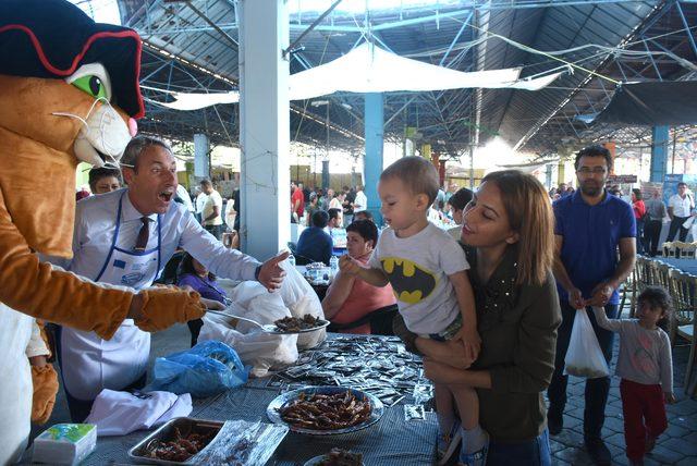 Kırsal pazarda Roman havalı ‘gastronomi festivali’