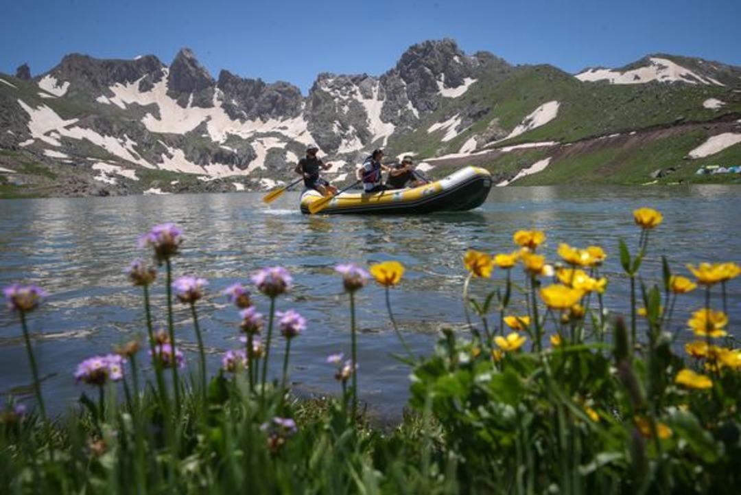 Cilo Dağlarındaki buzul g&ouml;llerinde festival d&uuml;zenlendi 