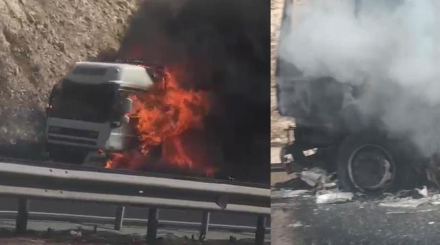 Gaziantep'te seyir halindeki tır alevlere teslim oldu