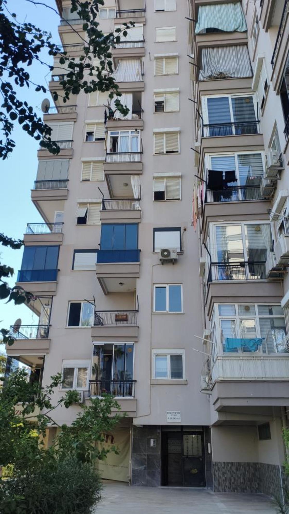 Antalya da yaşlı anne ve kızı aynı evde &ouml;l&uuml; bulundu 2