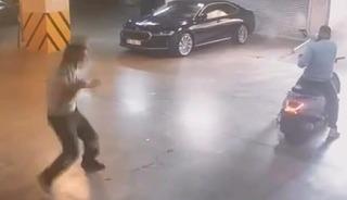 Belediye başkanının park halindeki makam aracına silahlı saldırı
